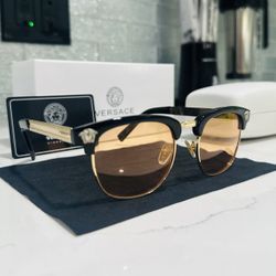 Versace Og Limited Edition With Box Card Carrying Case 