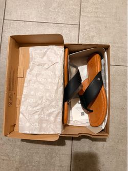UGG SANDALS
