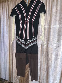 ASSASSINS CREED Halloween costume size small for boy