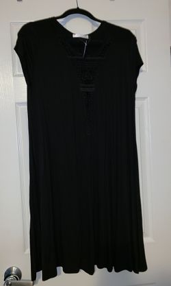 Brand New Light Weight Women’s Lace Embossed Short Sleeve Dress Size XL