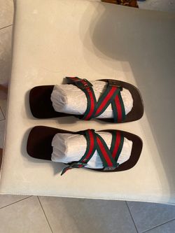 Gucci sandal & hat