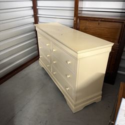 Cream Dresser with mirror