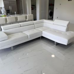 Brand New Sectional Sofa / Sofa Seccional Nuevo a Estrenar .. Fast 🚚
