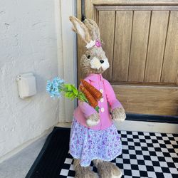 EASTER BUNNY, Large, Like New Condition $20.00 Firm