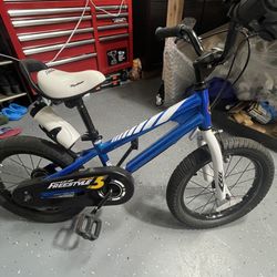 4-7 Yrs Old kids bike In Excellent Condition Like New