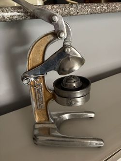 Large Mexican Citrus Juicer