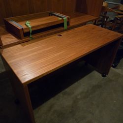 Desk On Wheels