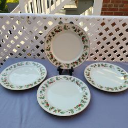 R.H. Macy's Royal Gallery All The Trimmings Dinner Plates Lot Of 4