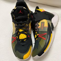 Nike Jordan Westbrook Why Not Zer0.2 SE Black Yellow  SIZE 5Youth