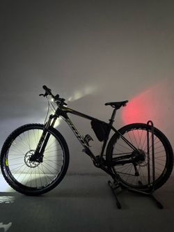Scott scale 920 MTB full carbon Lsize 29’