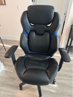 Desk/Gamer Chair in Perfect Condition