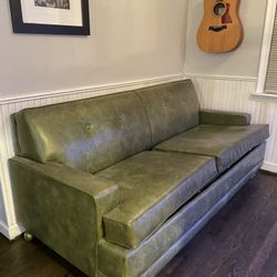 Vintage Pull Out Couch/bed 