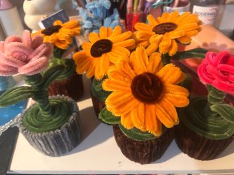 Handmade Pipe Cleaner Flower Cupcake Decorations