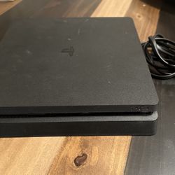 PlayStation 4 Slim- 500GB