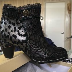 Gorgeous Ankle Boots