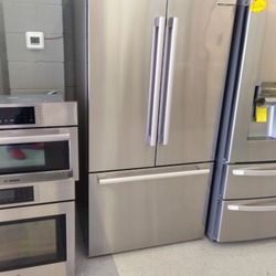 BOSCH STAINLESS STEEL COUNTER DEPTH FRENCH DOOR OPEN BOX ITEM