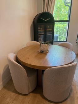 Light oak Dining table with 4 chairs