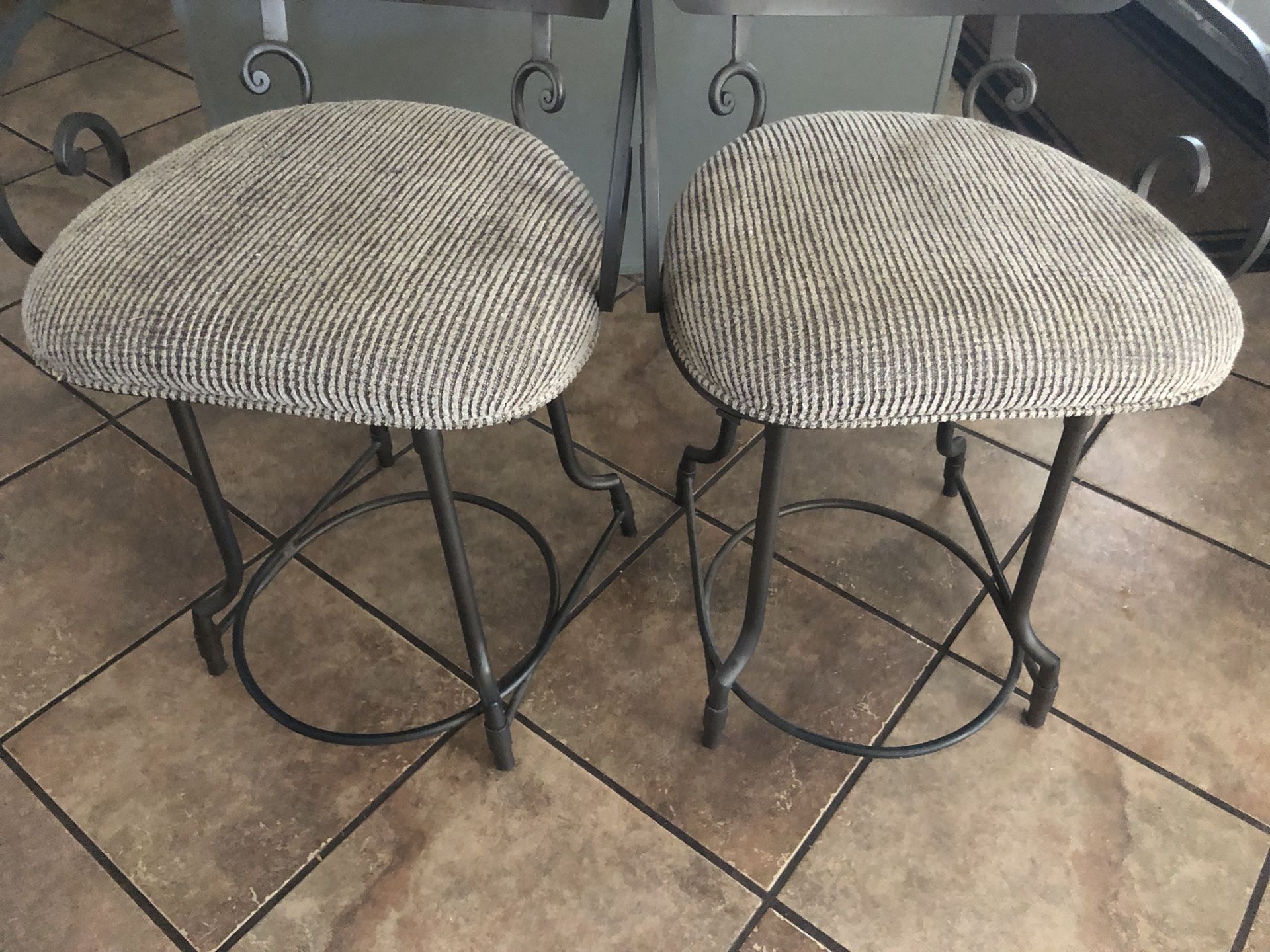 🔸Pair Of Swivel Stools🔸