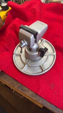 Panavise With Round Base
