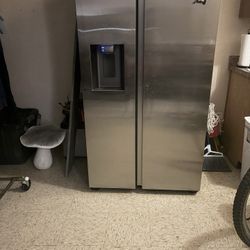 Samsung Refrigerator A Year Old Have Paperwork For It