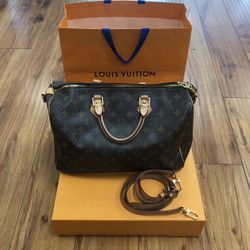 Louis Vuitton Bandouliere 35 Monogram 