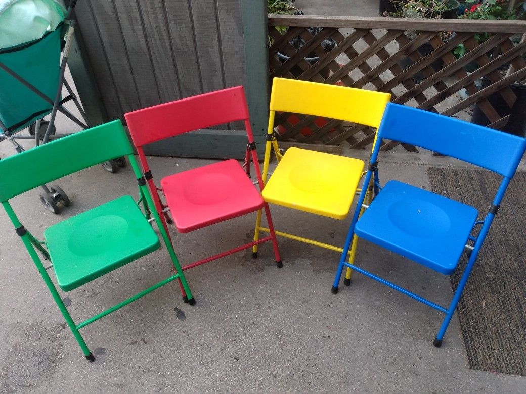 4 Chair For Kids
