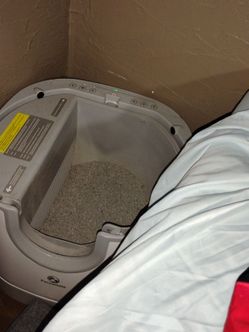 Automatic cat litter box