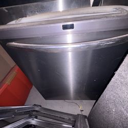 Frigidaire Dish Washer 