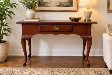 Beautiful Cherry Wood Console Table – Queen Anne Style with Dovetail Drawer!