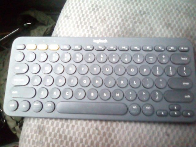 Logitech K380