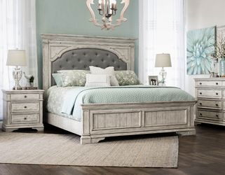 Furniture queen bed