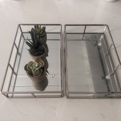 Set of 2 Silver Mirrored Trays - 2 Set