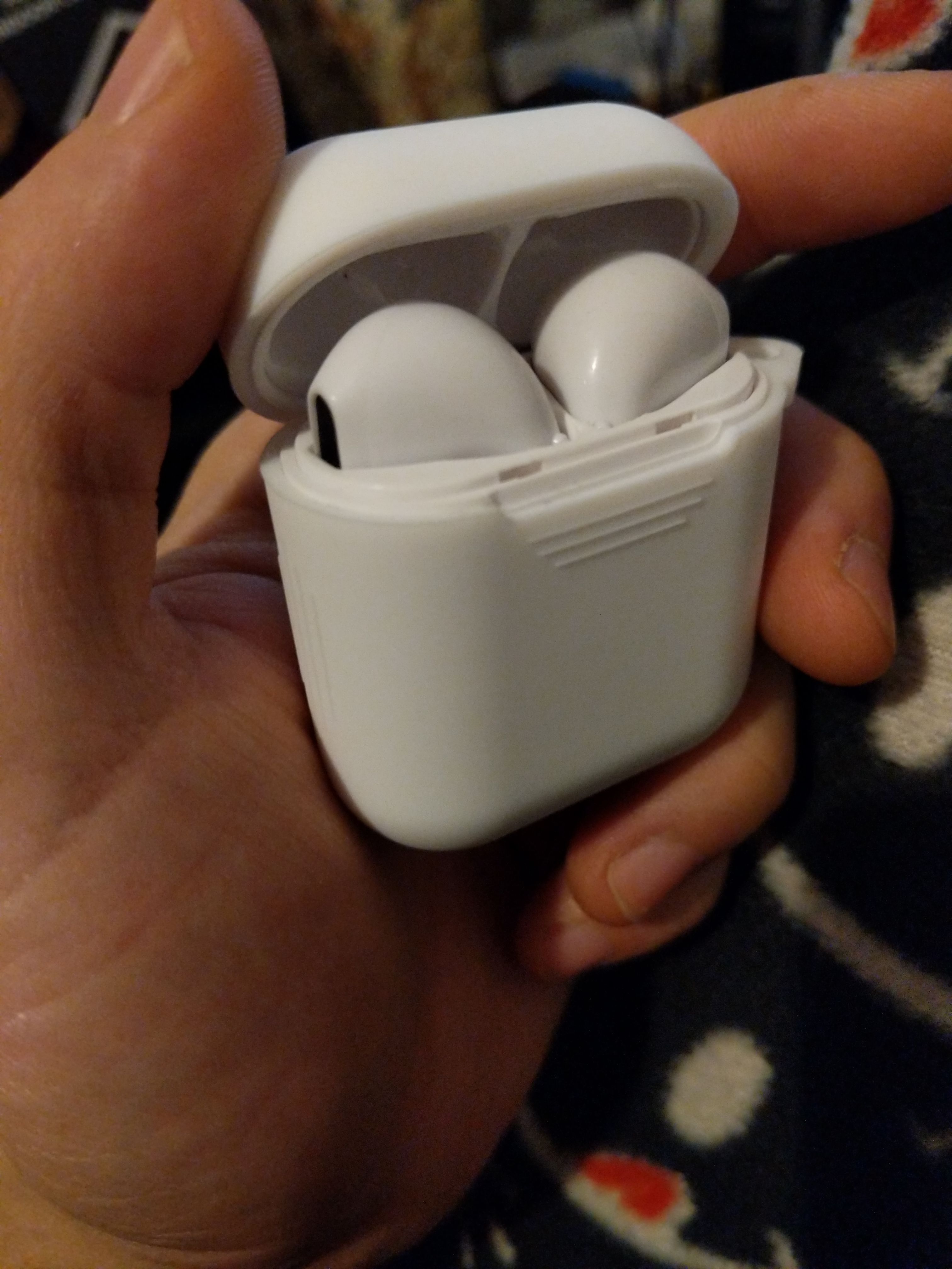 Wireless earbuds headphones