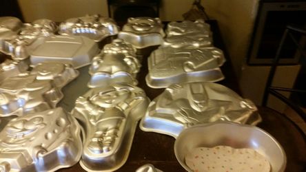 Cake pans