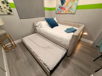 Tufted Daybed with Pull-Out Trundle (Full over Twin + mattresses included)