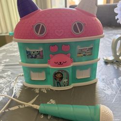 Gabby’s Singing Boombox With Microphone- Great Condition