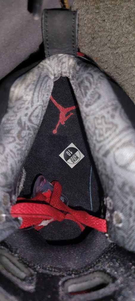 Jordan SpizikeBlack Varsity Red (2017)