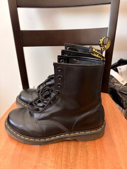 Doc marten women’s combat boots size 9
