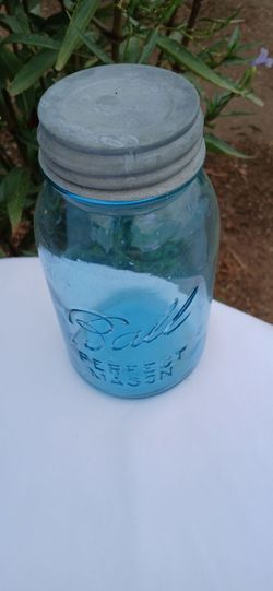 ANTIQUE BALL MASON PERFECT QUART JAR, ZINC LID WITH MILK WHITE INSERT