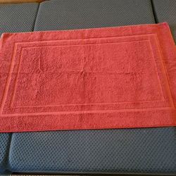 Bath Mats & Kitchen Hanging Towels/Pot Holders