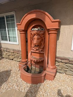 Large Outdoor Lion Head Wall Fountain