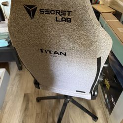 SECRETLAB CHAIR XL
