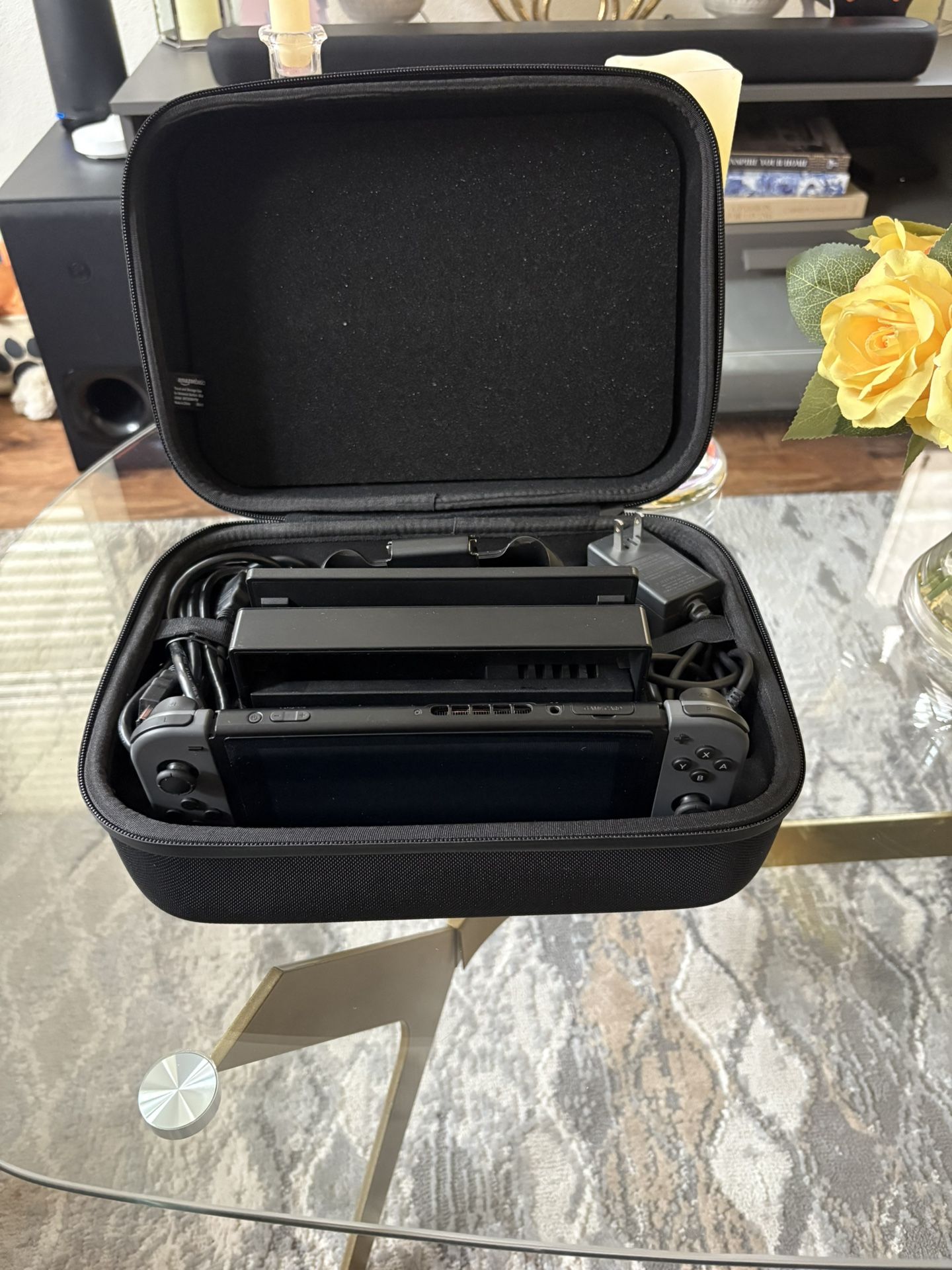 Nintendo Switch Console – Gray Joy-Cons + Pro Controller + Carrying Case – Like New