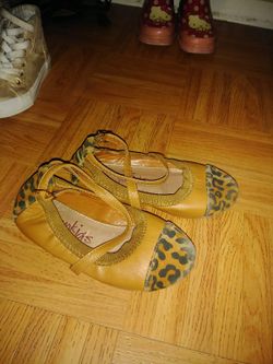 Cute leopard flats size 10