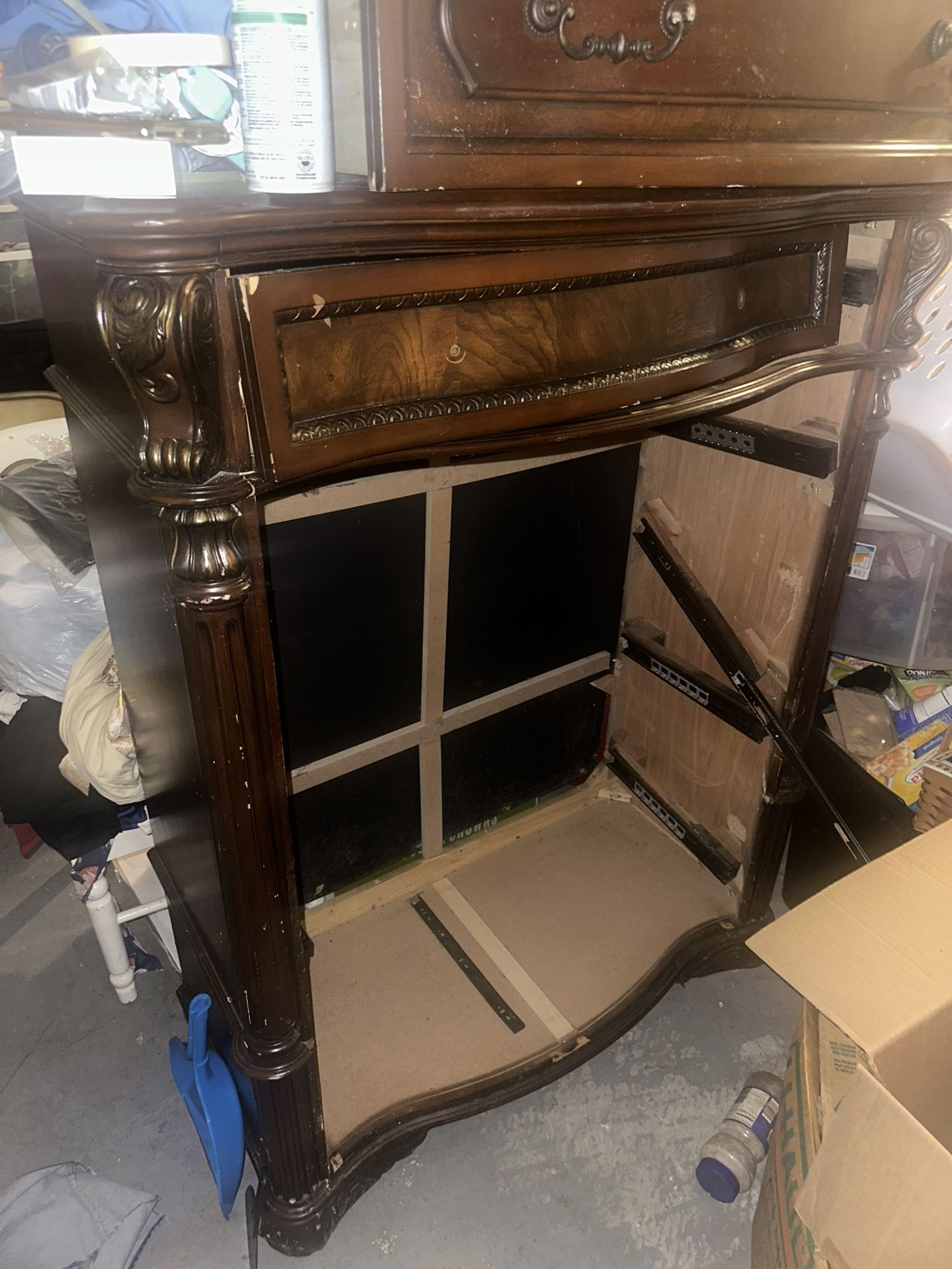 Dresser
