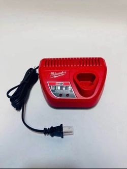 🔥 Milwaukee M12 Charger