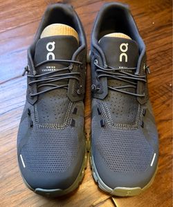 Mens On Cloud Cloud 5 Running Shoe sz 9.5
