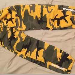 FW17 Supreme warm up pants yellow camo size Small  