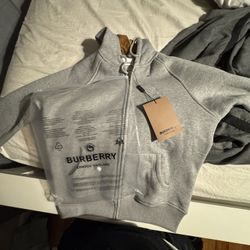 Burberry Zip-Up/Hoodie Size XL/TL Fits Like A size S