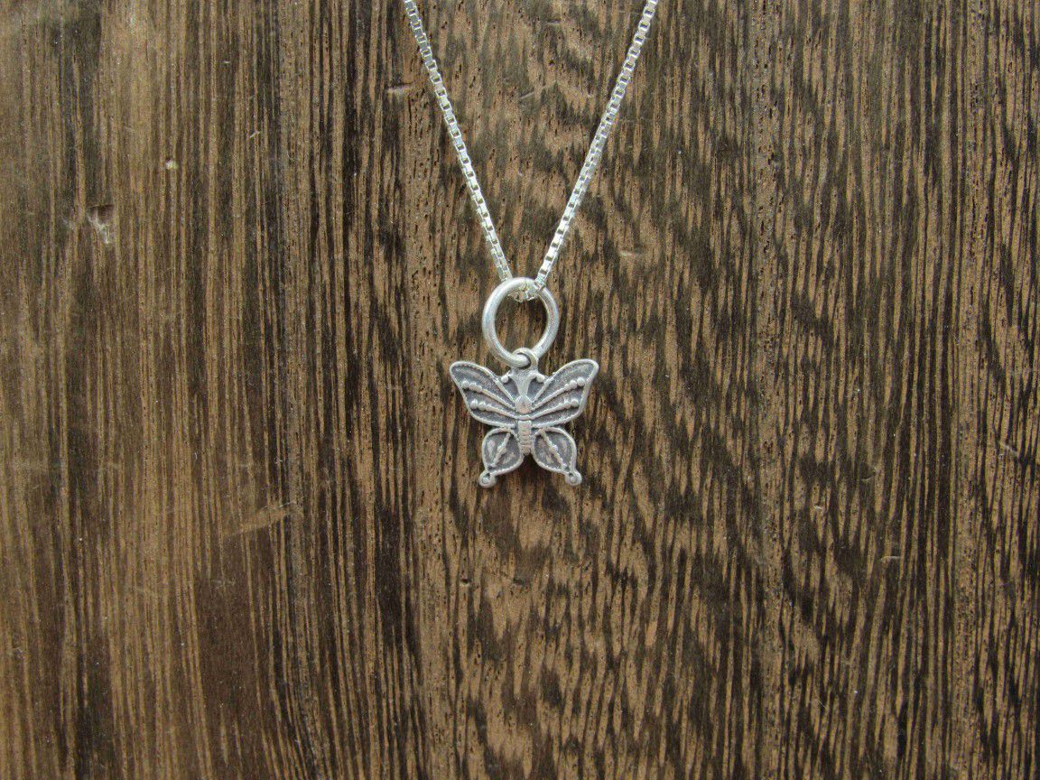 24" Sterling Silver Small Butterfly Pendant Necklace Vintage